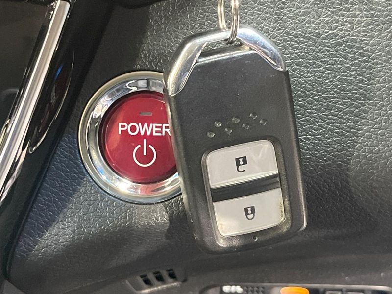 2017 Honda Vezel DAA-RU3 (UW-6a9e2ce6e6822)[14]