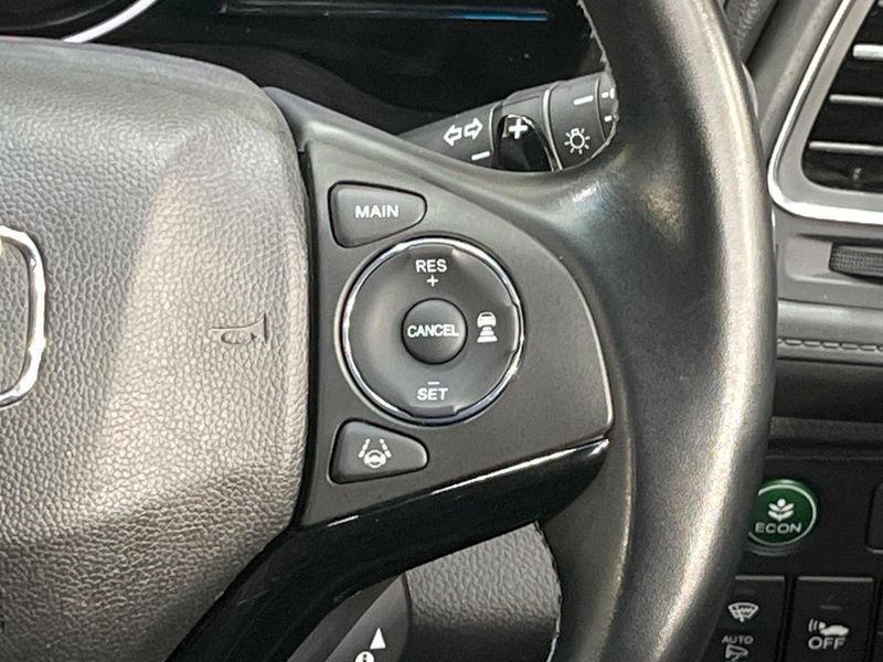 2017 Honda Vezel DAA-RU3 (UW-6a9e2ce6e6822)[22]