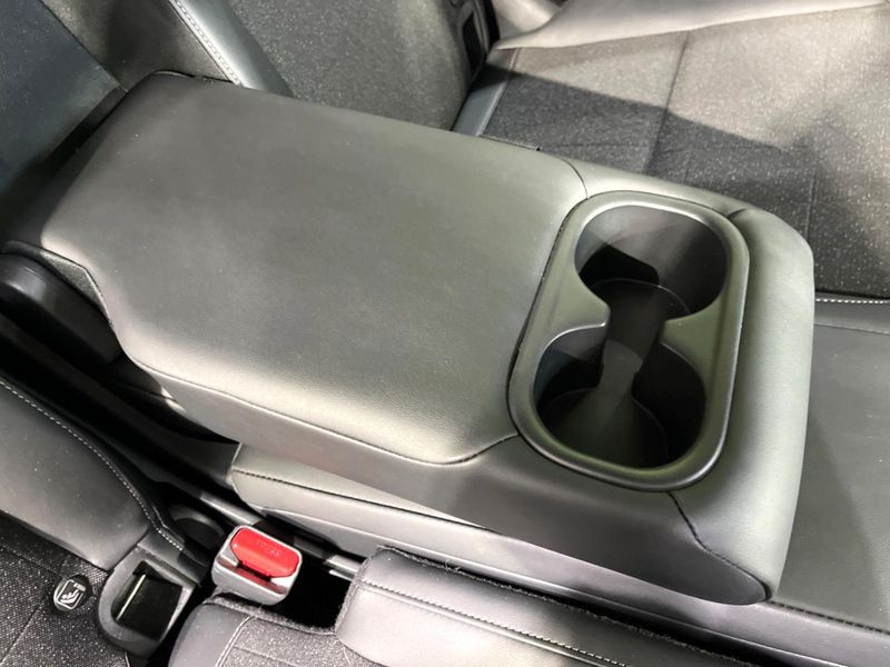2021 Honda Vezel 6AA-RV5 (UW-6a9e2cec9262e)[25]