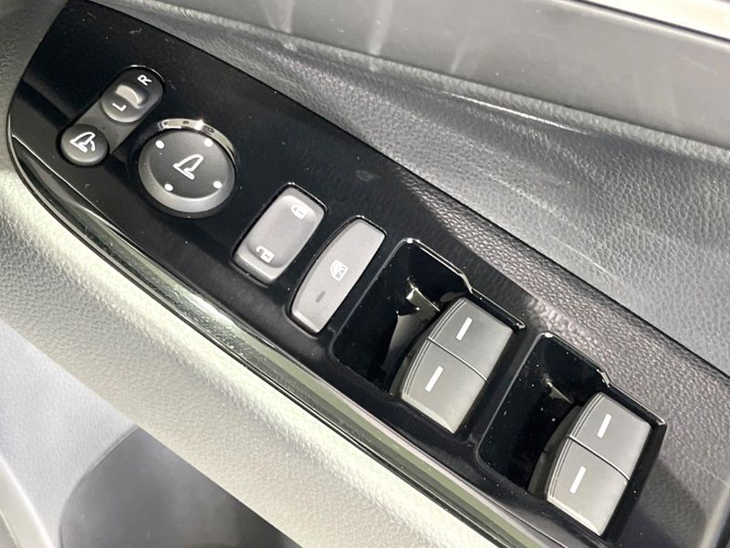 2021 Honda Vezel 6AA-RV5 (UW-6a9e2cec9262e)[29]