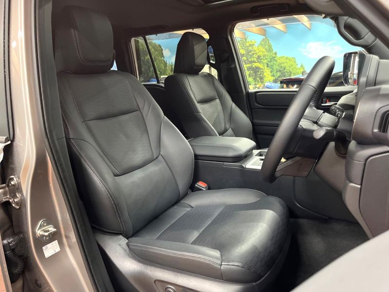 2025 Toyota Land Cruiser 250 3BA-TRJ250W (UW-6a9e2d2c248d1)[13]