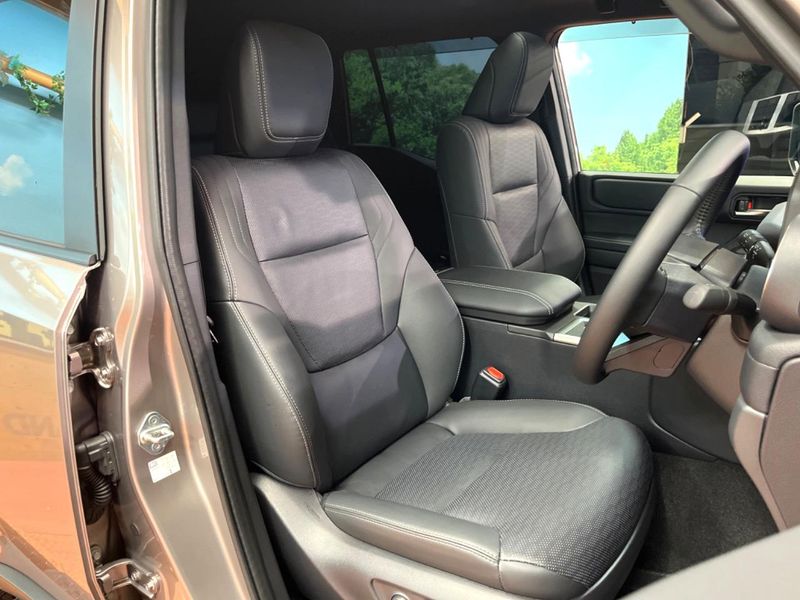 2025 Toyota Land Cruiser 250 3BA-TRJ250W (UW-6a9e2d2d24392)[8]