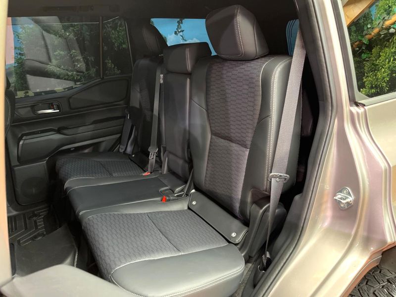 2025 Toyota Land Cruiser 250 3BA-TRJ250W (UW-6a9e2d2d24392)[11]