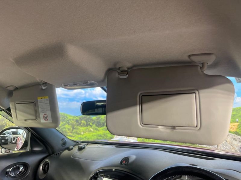 2014 Nissan JUKE DBA-YF15 (UW-6a9e2d5907d7d)[25]