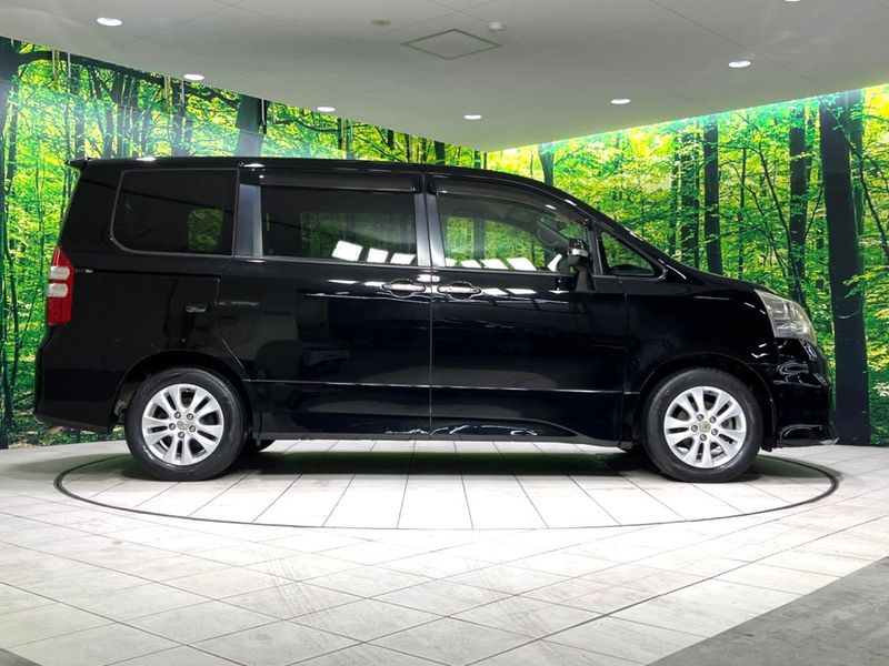 2011 Toyota Noah DBA-ZRR70W (UW-6a9e2d6fc6c61)[18]