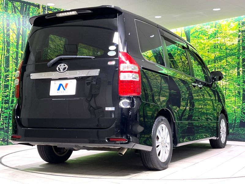 2011 Toyota Noah DBA-ZRR70W (UW-6a9e2d6fc6c61)[19]