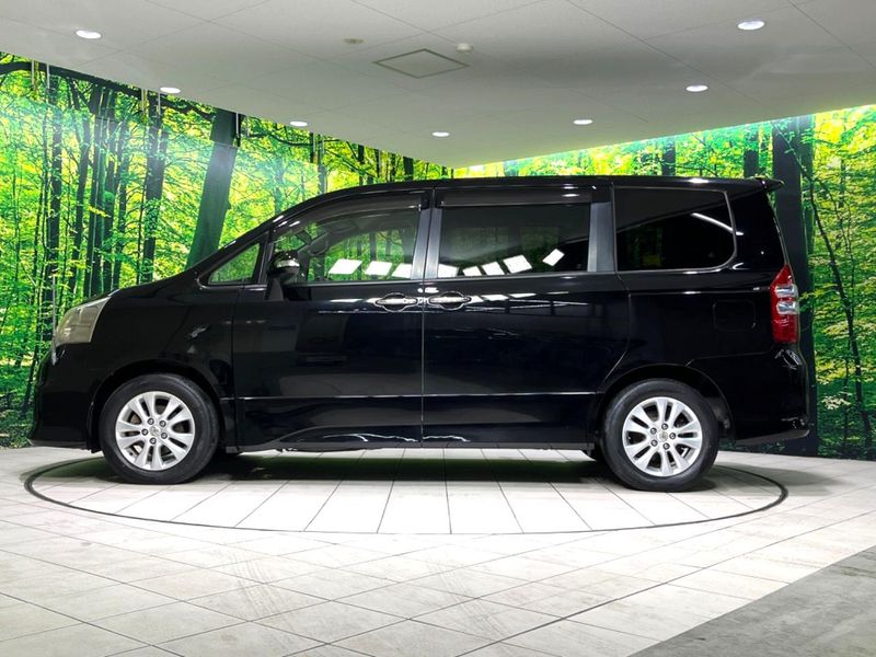 2011 Toyota Noah DBA-ZRR70W (UW-6a9e2d6fc6c61)[22]