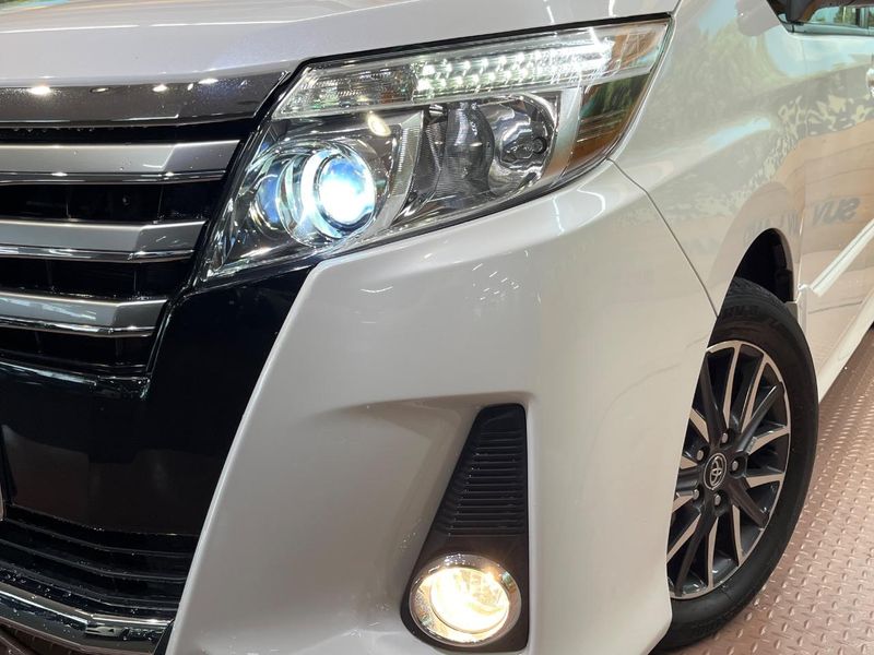 2014 Toyota Noah DBA-ZRR80W (UW-6a9e2d70d92af)[14]