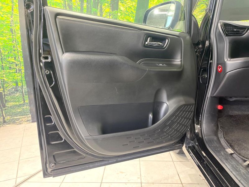 2015 Toyota Esquire DBA-ZRR80G (UW-6a9e2d72da878)[6]