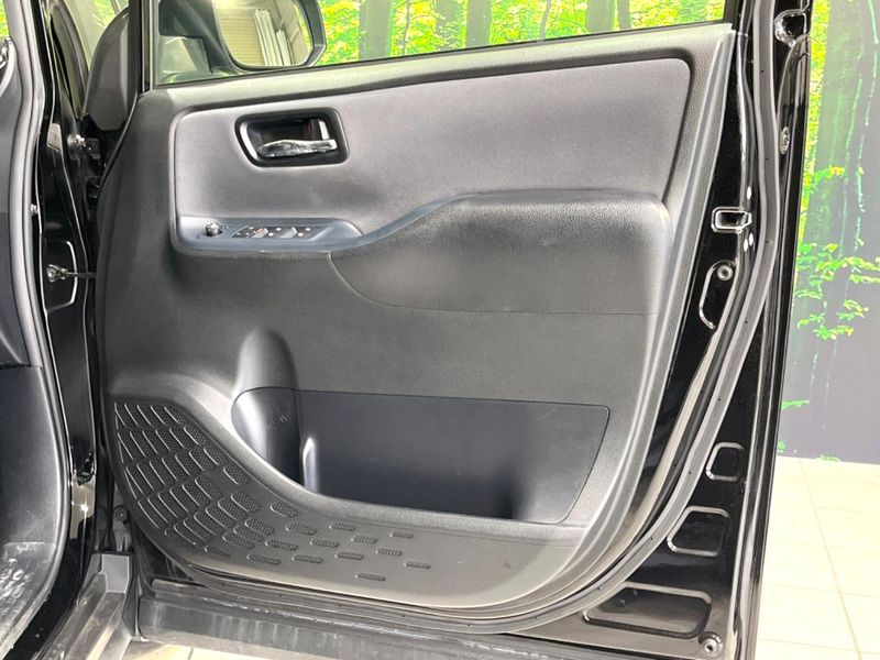 2016 Toyota Voxy DBA-ZRR80W (UW-6a9e2d749e507)[29]