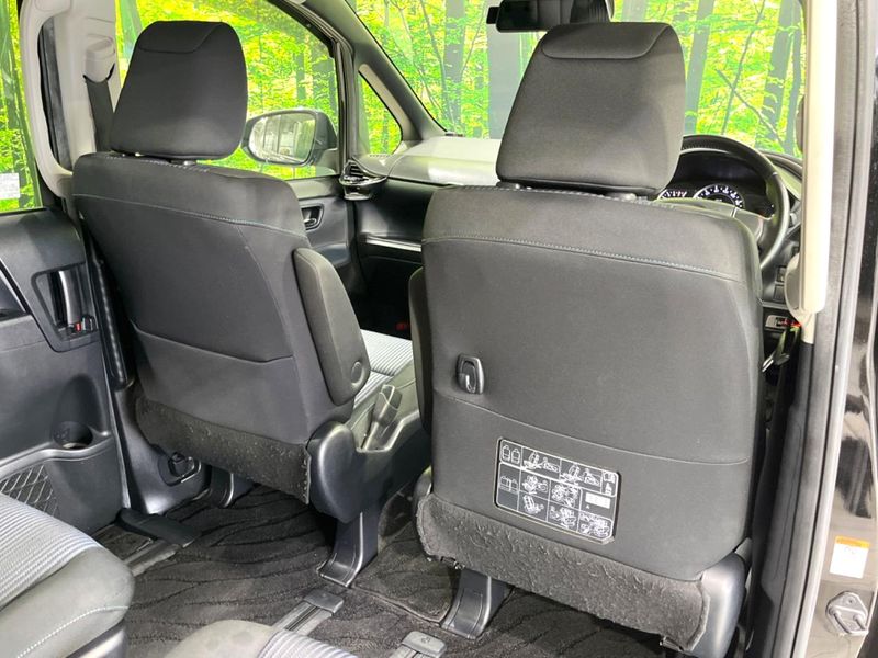 2016 Toyota Voxy DBA-ZRR80W (UW-6a9e2d749e507)[27]
