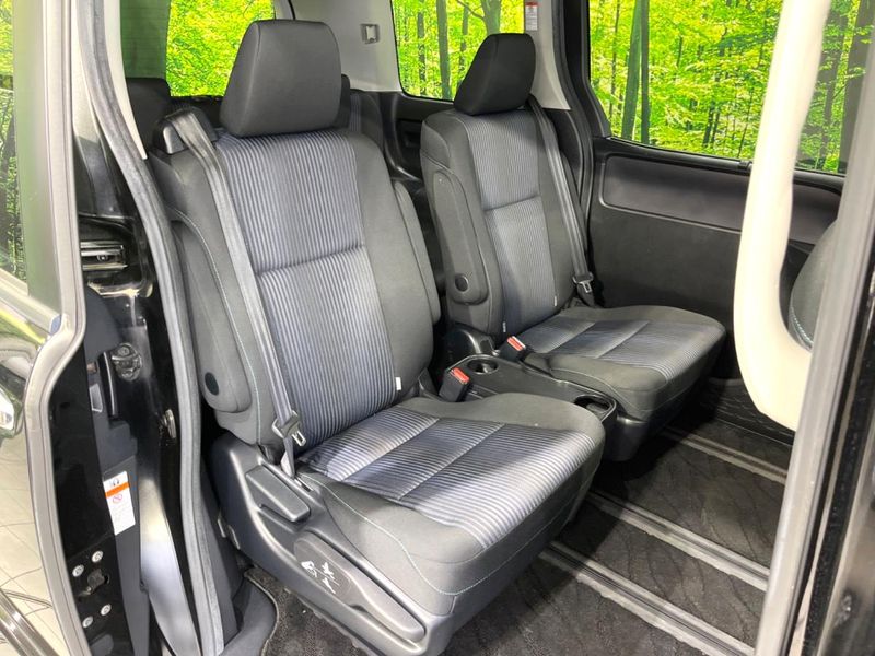 2016 Toyota Voxy DBA-ZRR80W (UW-6a9e2d749e507)[25]