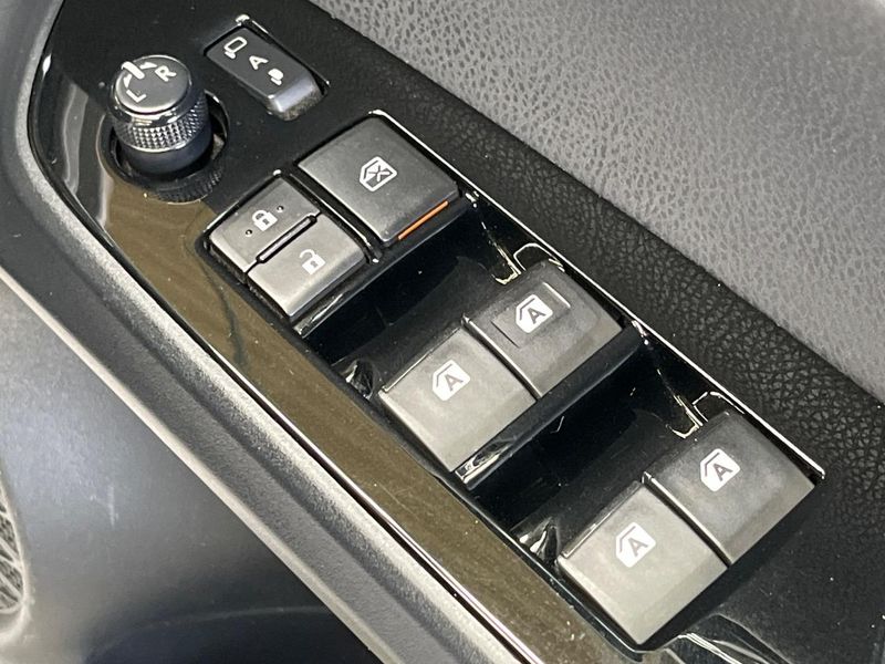 2016 Toyota Prius DAA-ZVW50 (UW-6a9e2d9e9cbb2)[15]