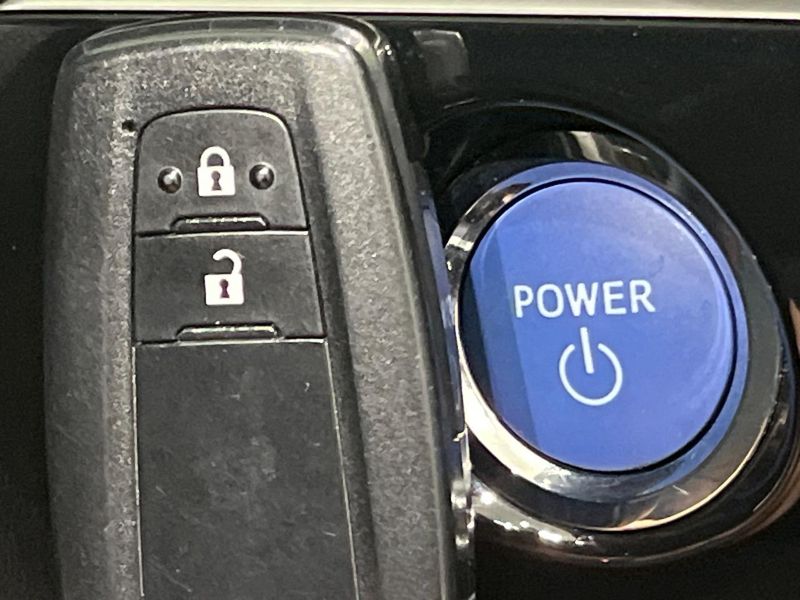 2017 Toyota Prius DAA-ZVW51 (UW-6a9e2da1deced)[19]
