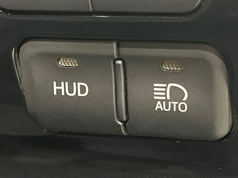 2017 Toyota Prius DAA-ZVW51 (UW-6a9e2da1deced)[23]
