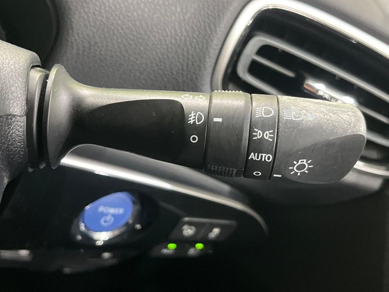 2017 Toyota Prius DAA-ZVW51 (UW-6a9e2da1deced)[26]