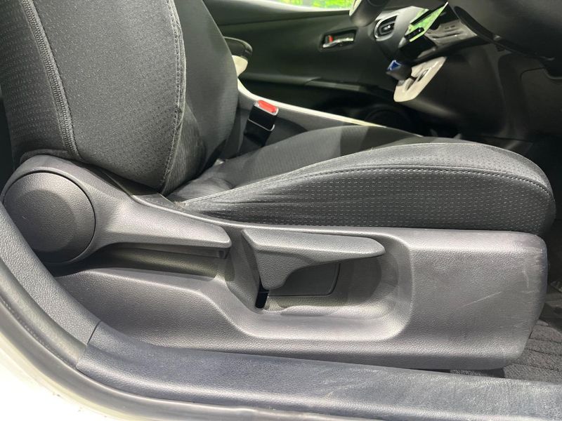 2017 Toyota Prius DAA-ZVW51 (UW-6a9e2da1deced)[18]