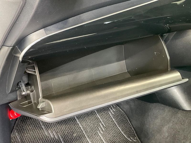 2019 Toyota Prius DAA-ZVW51 (UW-6a9e2da3149c0)[25]