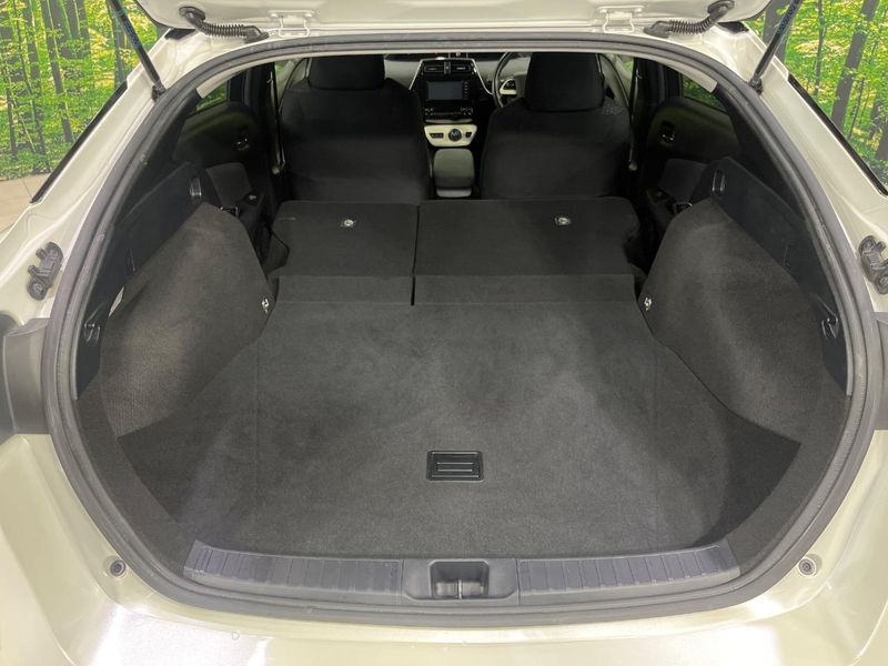 2016 Toyota Prius DAA-ZVW55 (UW-6a9e2da97f11d)[9]