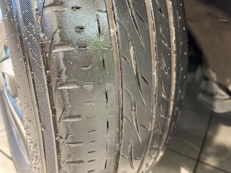 2020 Toyota Esquire 6AA-ZWR80G (UW-6a9e2db61f8d1)[13]