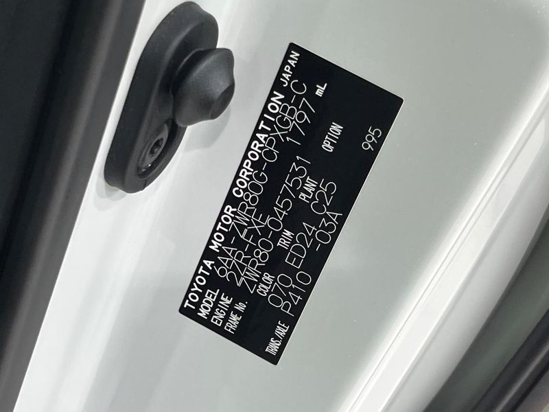 2020 Toyota Esquire 6AA-ZWR80G (UW-6a9e2db61f8d1)[1]