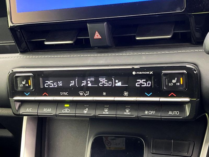 2022 Toyota Noah 6AA-ZWR90W (UW-6a9e2dba9ccfe)[20]