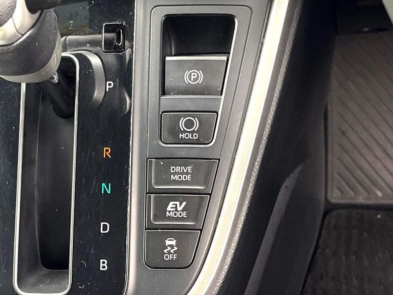 2022 Toyota Noah 6AA-ZWR90W (UW-6a9e2dba9ccfe)[22]
