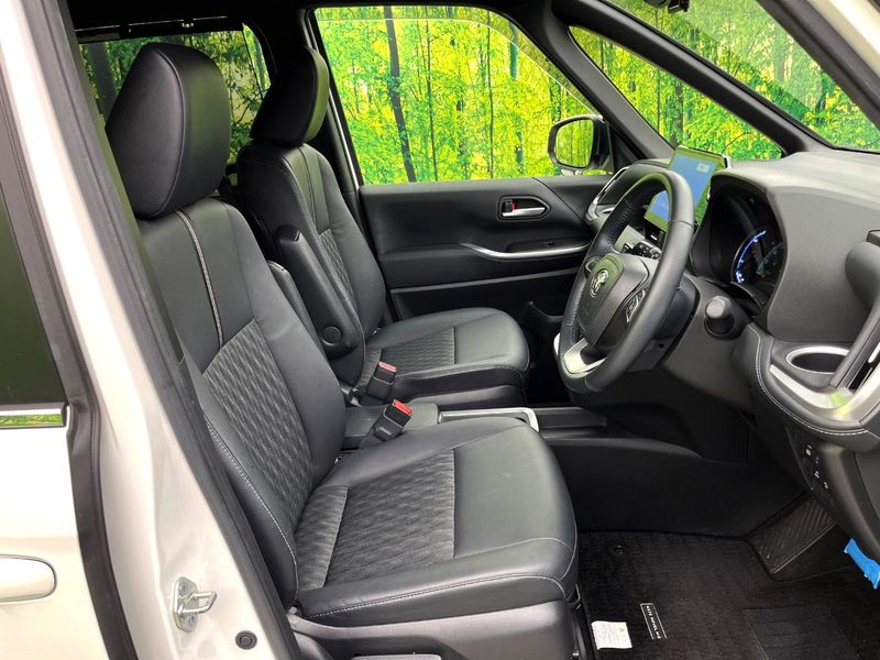 2022 Toyota Noah 6AA-ZWR90W (UW-6a9e2dba9ccfe)[27]