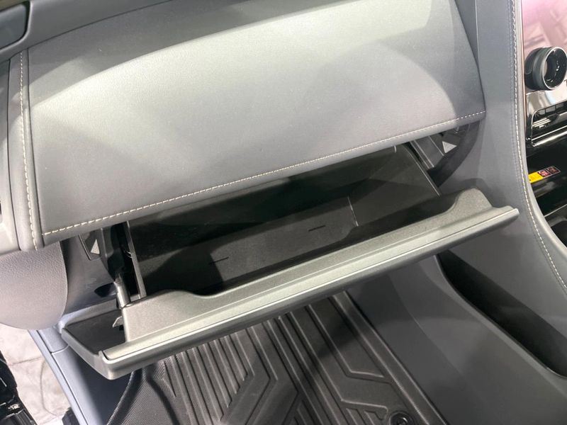2023 Toyota Alphard Hybrid 6AA-AAHH45W (UW-6a9f7b22cb087)[4]