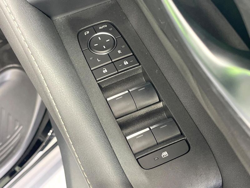 2023 Toyota Alphard Hybrid 6AA-AAHH45W (UW-6a9f7b22cb087)[29]