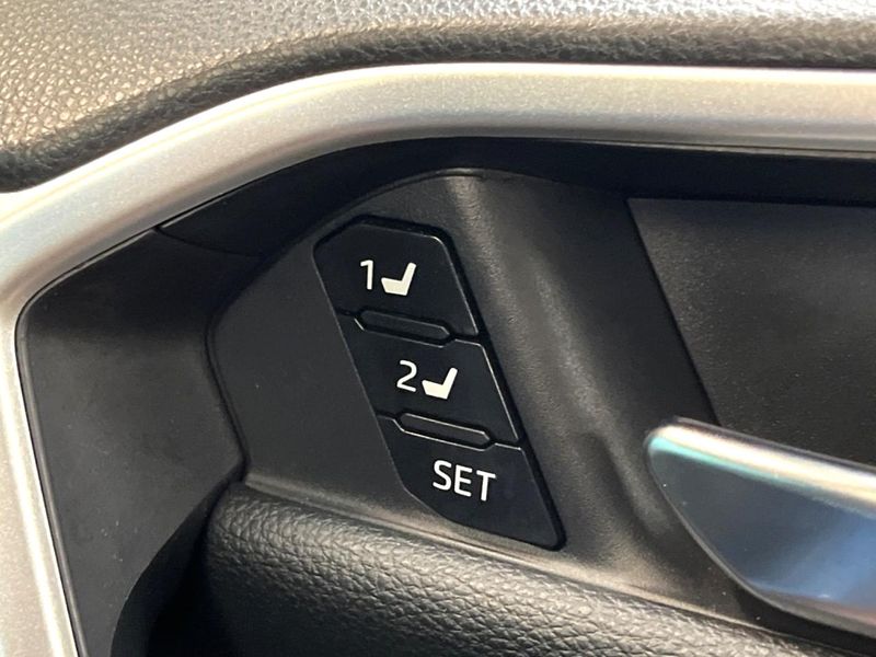 2022 Toyota RAV4 6AA-AXAH54 (UW-6a9f7b61e1176)[22]