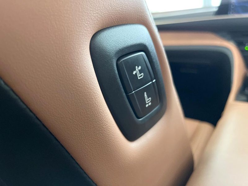 2024 Toyota Crown Sports 6AA-AZSH36W (UW-6a9f7b8d21e1e)[4]