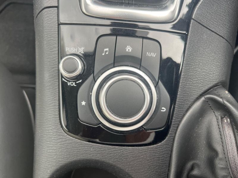 2016 Mazda Axela Sports LDA-BMLFS (UW-6a9f7bc79fe69)[12]