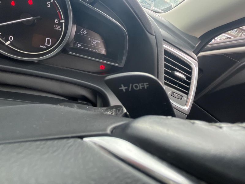 2016 Mazda Axela Sports LDA-BMLFS (UW-6a9f7bc79fe69)[22]