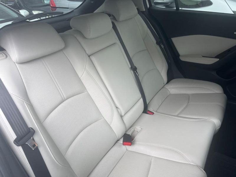 2016 Mazda Axela Sports LDA-BMLFS (UW-6a9f7bc79fe69)[5]
