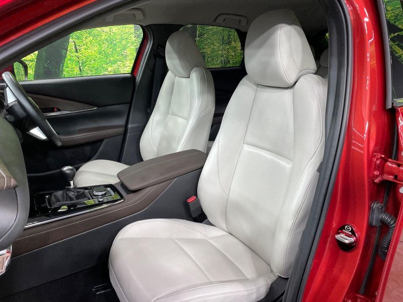 2019 Mazda CX-30 5BA-DMEP (UW-6a9f7bed3024a)[10]
