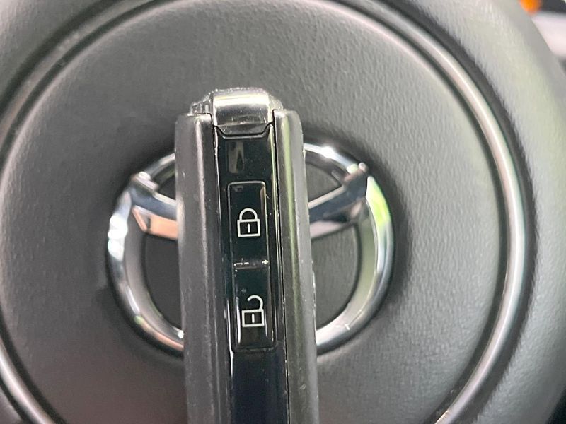 2021 Mazda MX-30 5AA-DREJ3P (UW-6a9f7bf0cebcf)[28]