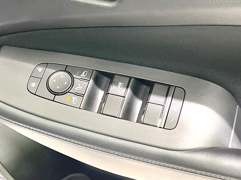 2021 Nissan Note 6AA-E13 (UW-6a9f7bf79af62)[22]
