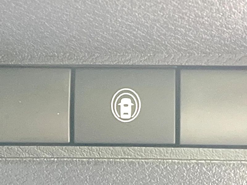 2021 Nissan Note 6AA-E13 (UW-6a9f7bf79af62)[25]