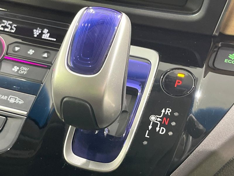 2016 Honda Freed hybrid DAA-GB8 (UW-6a9f7c13ec327)[21]