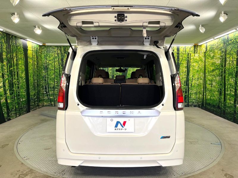 2016 Nissan Serena DAA-GC27 (UW-6a9f7c14a24d0)[21]