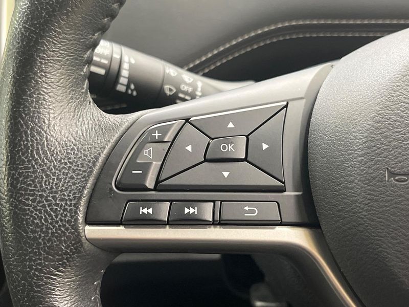 2017 Nissan Serena DAA-GFC27 (UW-6a9f7c233cffc)[21]