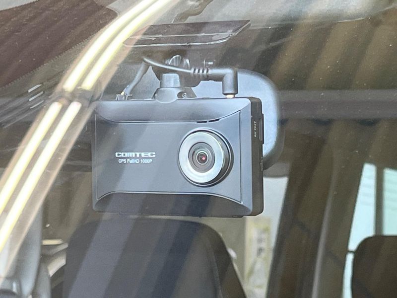 2017 Nissan Serena DAA-GFC27 (UW-6a9f7c233cffc)[4]