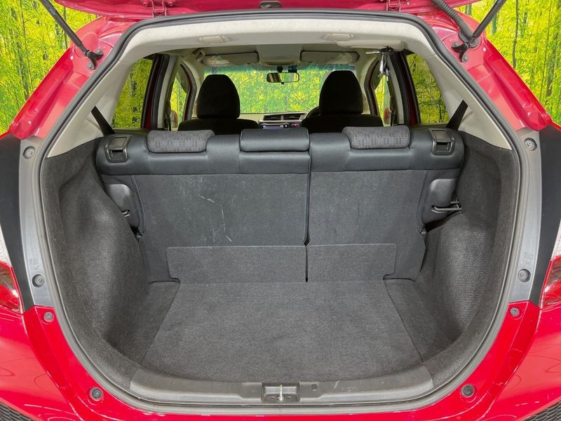 2013 Honda Fit DBA-GK3 (UW-6a9f7c30d494a)[29]