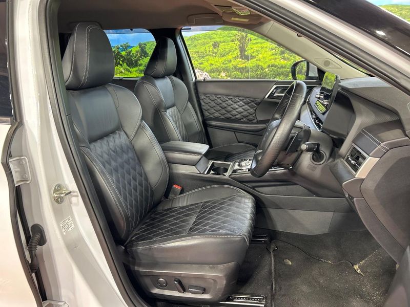 2022 Mitsubishi OUTLANDER PHEV 5LA-GN0W (UW-6a9f7c35420ab)[20]