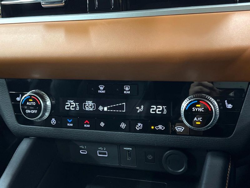 2024 Mitsubishi OUTLANDER PHEV 5LA-GN0W (UW-6a9f7c36c4b35)[9]