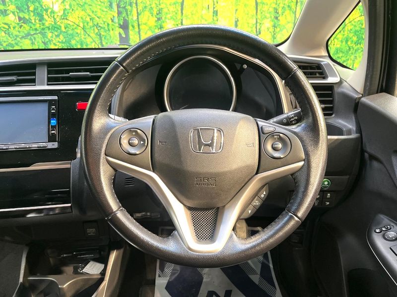 2016 Honda Fit Hybrid DAA-GP5 (UW-6a9f7c3ae1029)[29]
