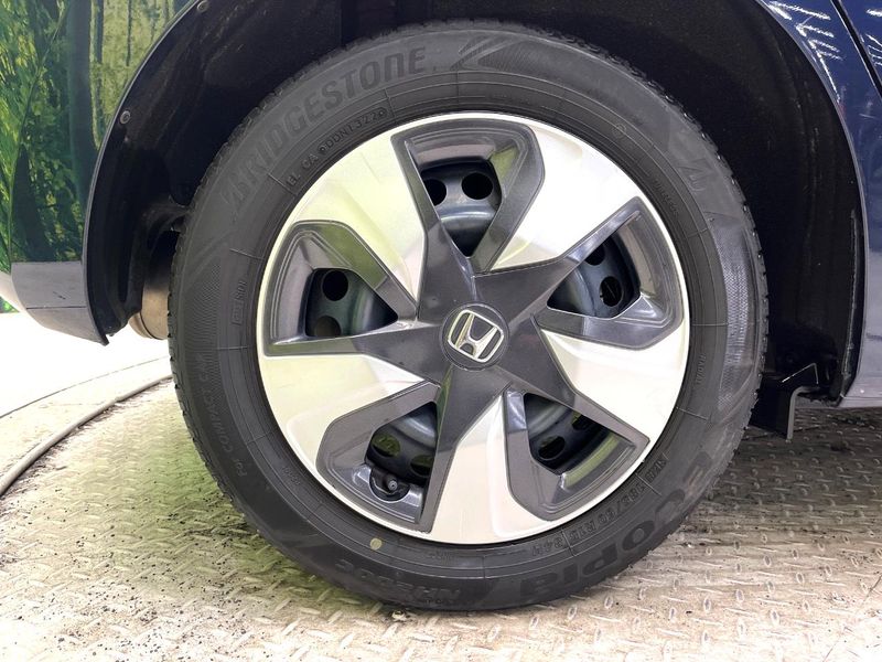 2016 Honda Fit Hybrid DAA-GP5 (UW-6a9f7c3ae1029)[10]