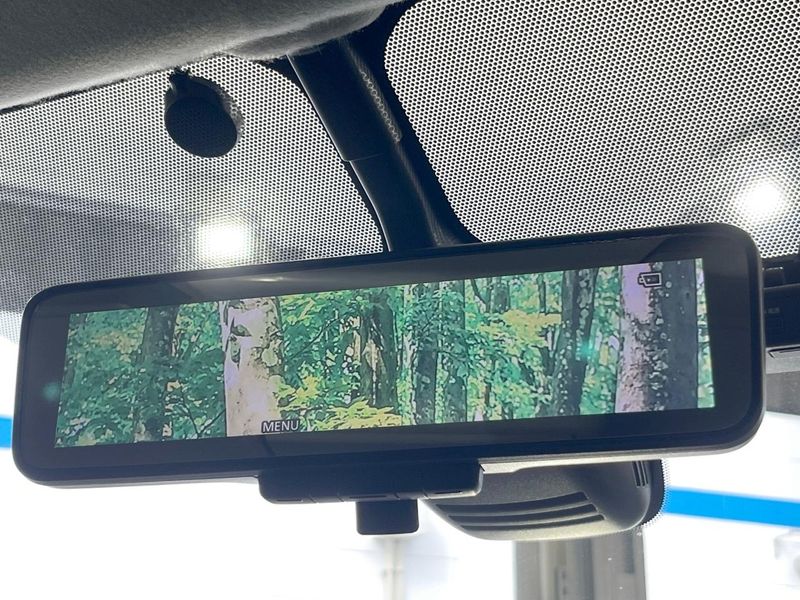 2018 Nissan Serena DAA-HFC27 (UW-6a9f7c7cf3a62)[27]