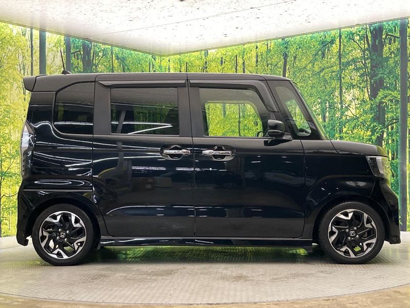2017 Honda N-BOX CUSTOM DBA-JF3 (UW-6a9f7cb81fd59)[17]